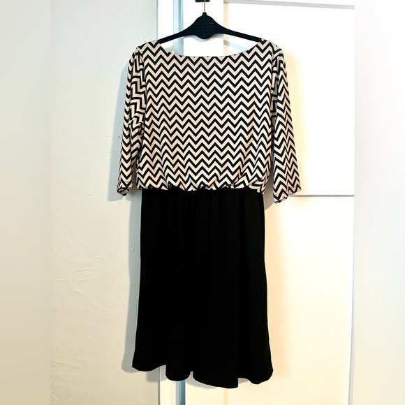 PerSeption XL Concept Mid Length Chevron Dress - Picture 3 of 3